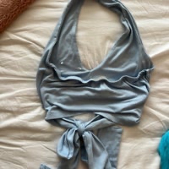 Halter crop top - Picture 2 of 4